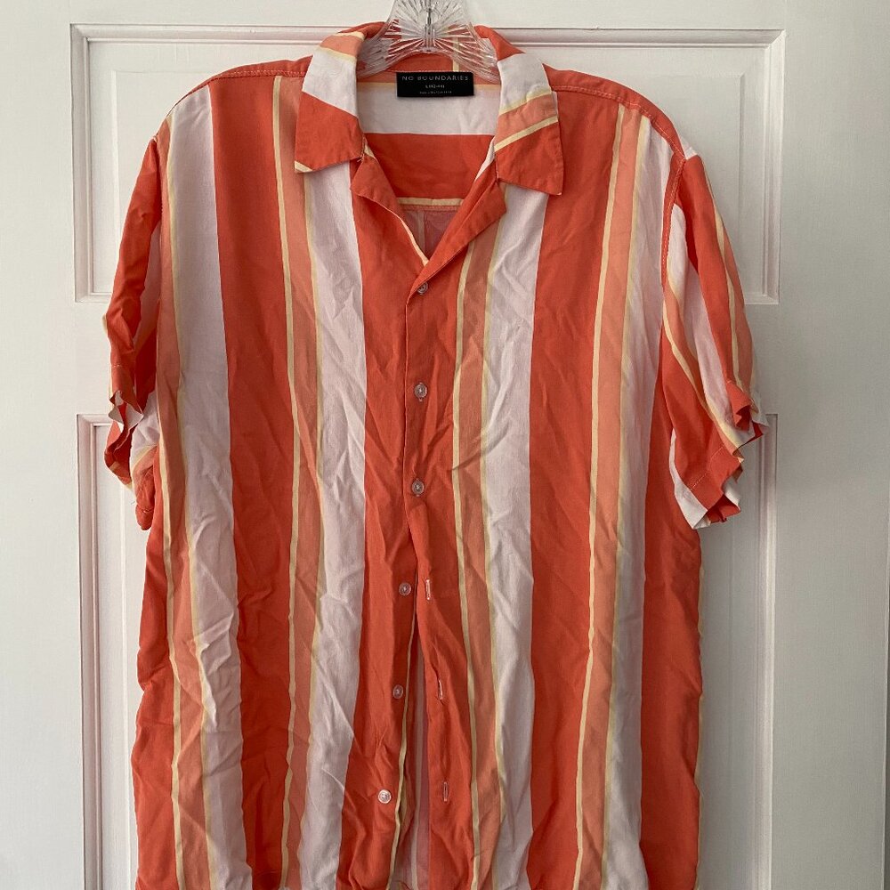 No Boundaries large short sleeve button up